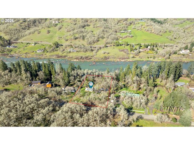 1176 WHISTLERS Ln, Roseburg, OR 97470