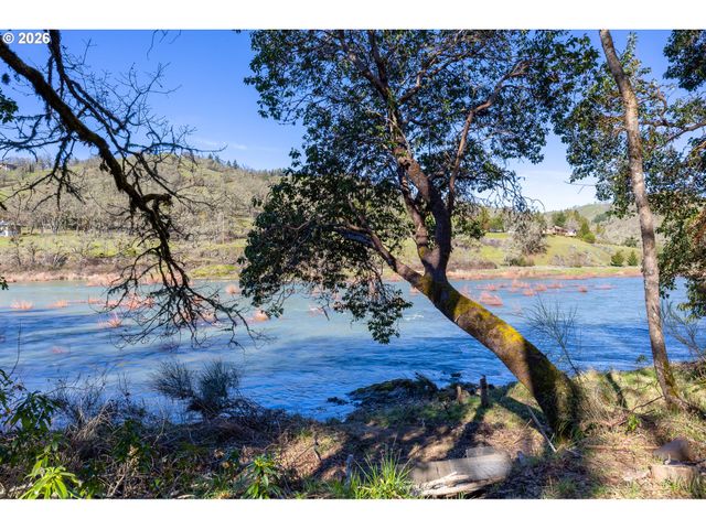 1176 WHISTLERS Ln, Roseburg, OR 97470