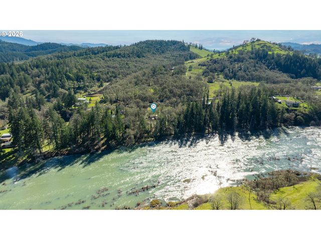 1176 WHISTLERS Ln, Roseburg, OR 97470