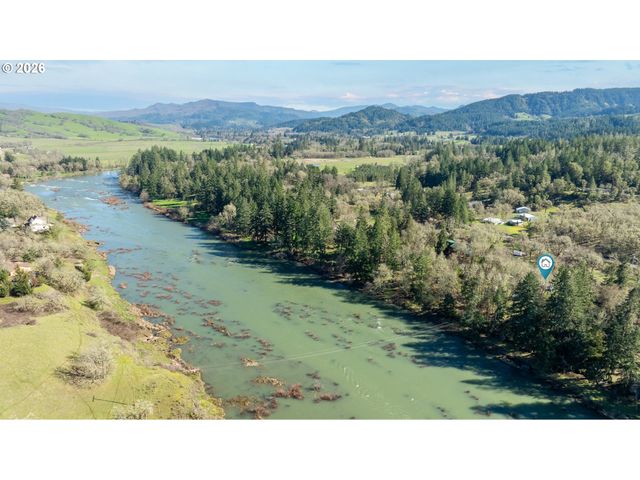 1176 WHISTLERS Ln, Roseburg, OR 97470