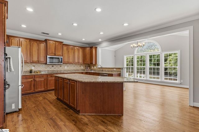 209 Hartwick Lane, Fountain Inn, SC 29644