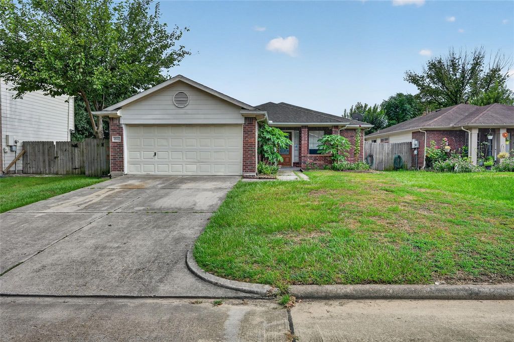 2427 Chalet Road, Houston, TX 77038