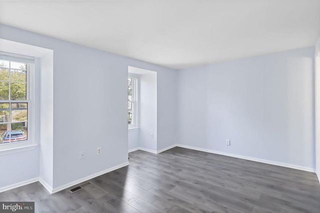 4 MOSBEY CT, Sterling, VA 20165