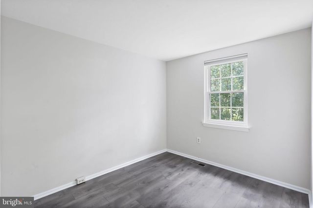 4 MOSBEY CT, Sterling, VA 20165