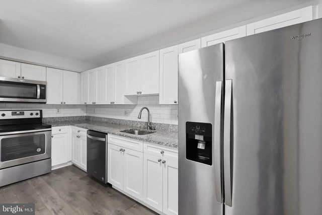 4 MOSBEY CT, Sterling, VA 20165