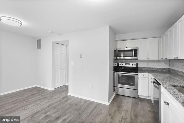 4 MOSBEY CT, Sterling, VA 20165
