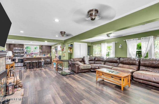 831 Palmer Avenue, Holmdel, NJ 07733