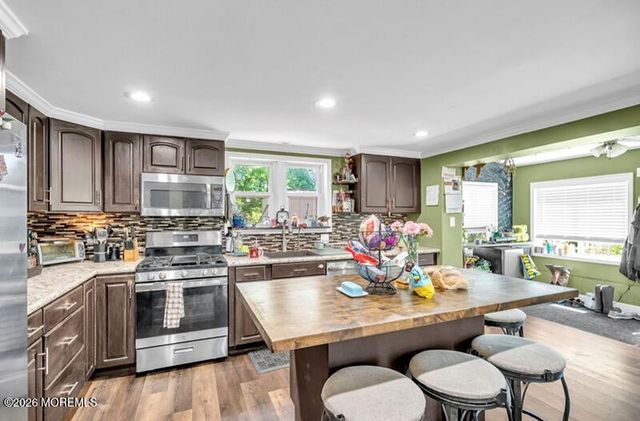 831 Palmer Avenue, Holmdel, NJ 07733