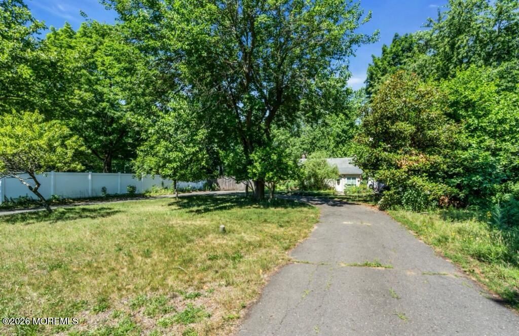 831 Palmer Avenue, Holmdel, NJ 07733
