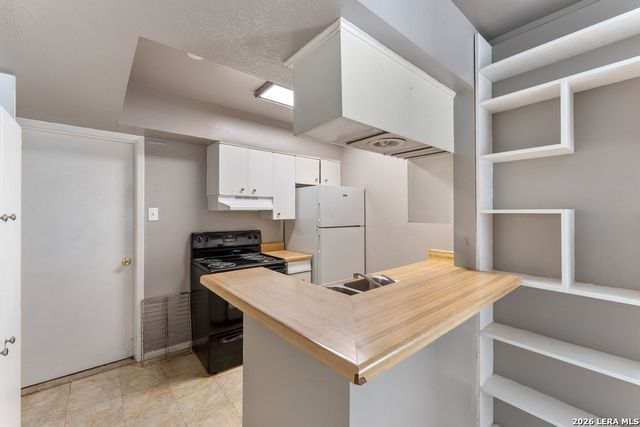 170 De Chantle Rd 706, San Antonio, TX 78201