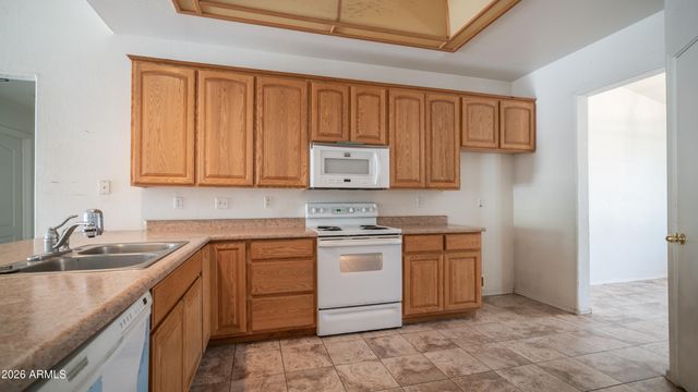 861 W 13TH Avenue, Apache Junction, AZ 85120