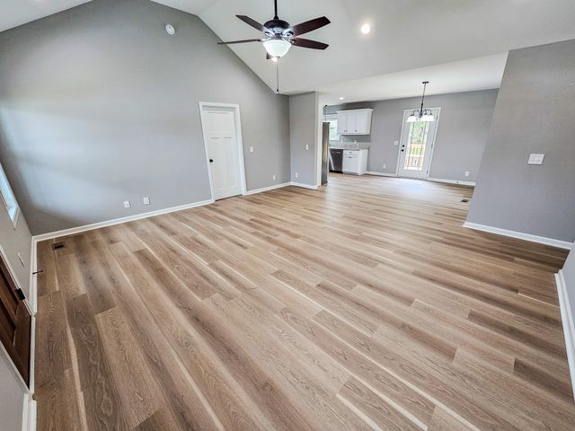 112 Demombreum Circle, Shelbyville, TN 37160
