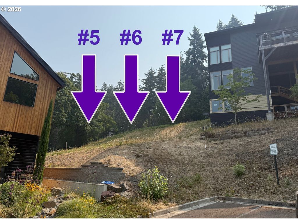 Crenshaw Dr, Eugene, OR 97401