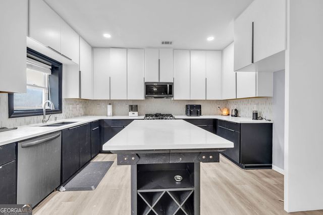 1892 Preserve Creek Way, Loganville, GA 30052