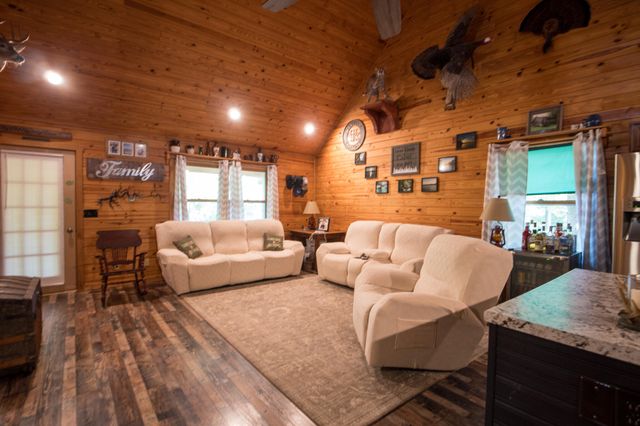 189 Ronnie Sexton Road, Monticello, KY 42633
