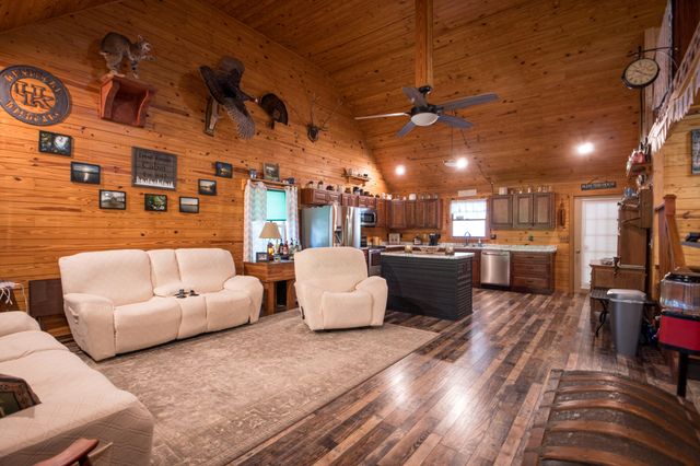 189 Ronnie Sexton Road, Monticello, KY 42633