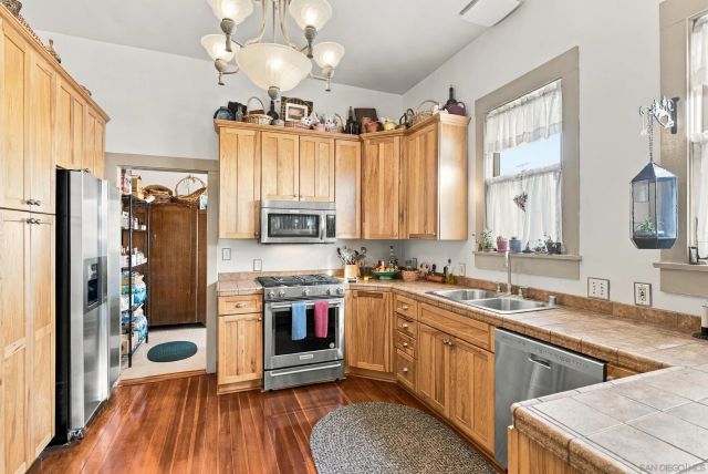 2163 Brant St, San Diego, CA 92101