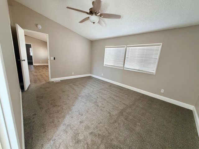 720 E Worth Avenue 14, Porterville, CA 93257