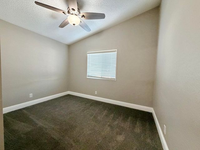 720 E Worth Avenue 14, Porterville, CA 93257