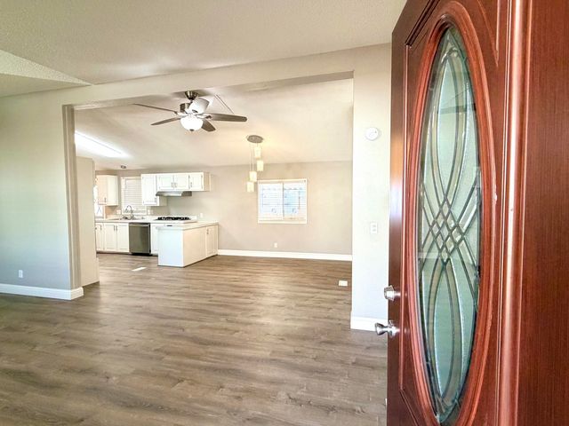 720 E Worth Avenue 14, Porterville, CA 93257