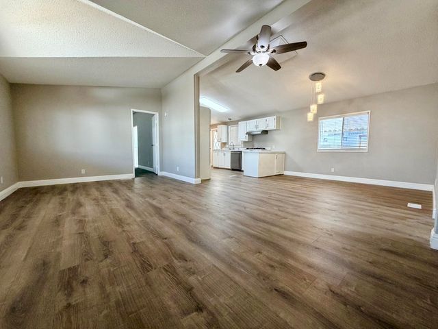 720 E Worth Avenue 14, Porterville, CA 93257