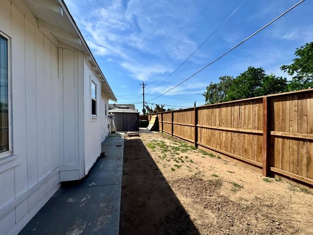 601 I Street, Sanger, CA 93657