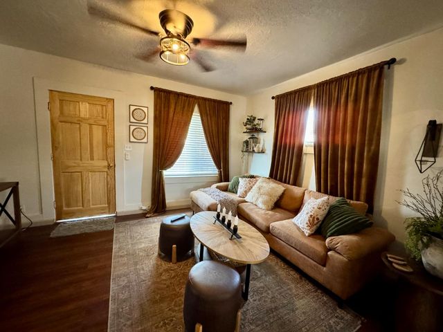 601 I Street, Sanger, CA 93657