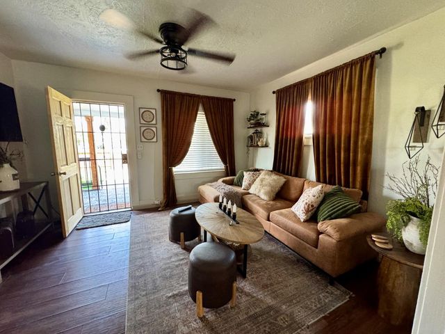 601 I Street, Sanger, CA 93657