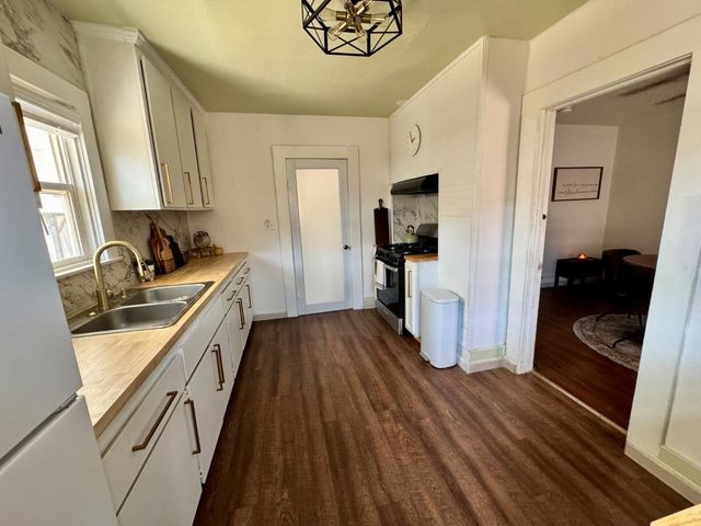 601 I Street, Sanger, CA 93657