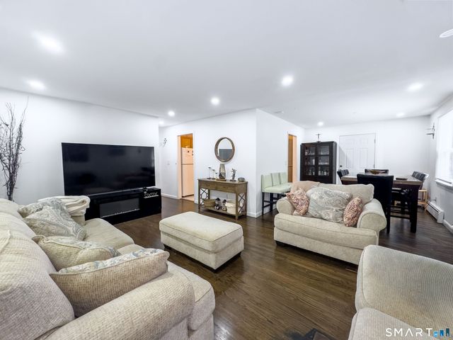 50 Creeping Hemlock Drive, Norwalk, CT 06851