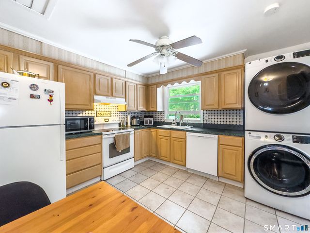 50 Creeping Hemlock Drive, Norwalk, CT 06851