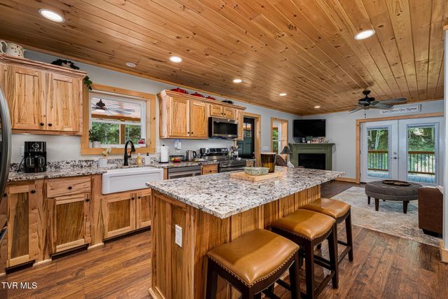 967 Cherry Springs Lane, Trade, TN 37691