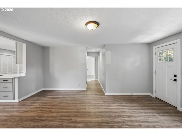 13207 Se RAYMOND St, Portland, OR 97236