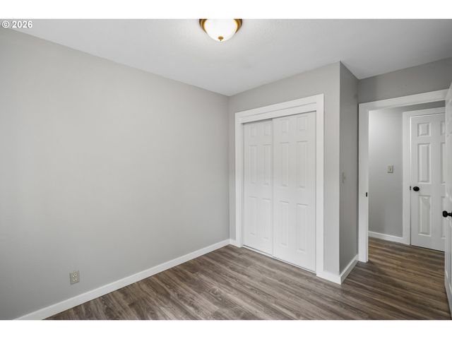 13207 Se RAYMOND St, Portland, OR 97236