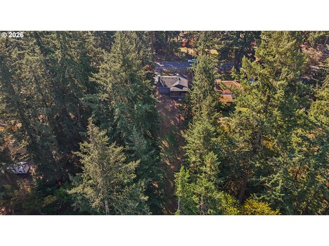 13207 Se RAYMOND St, Portland, OR 97236