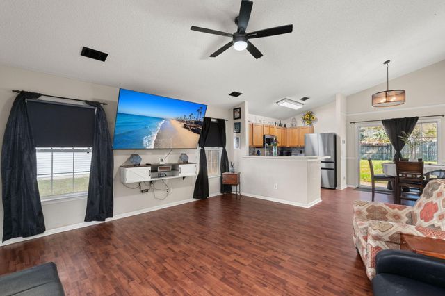 2470 Calamari Court, North Charleston, SC 29406