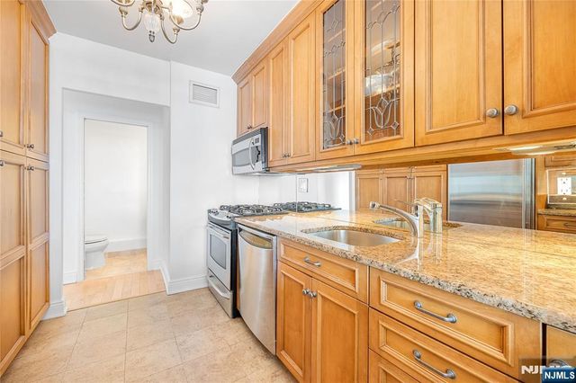 1530 Palisade Avenue 23G, Fort Lee, NJ 07024