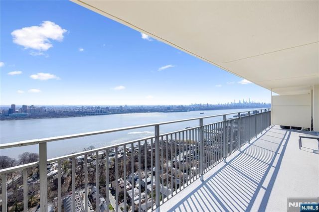 1530 Palisade Avenue 23G, Fort Lee, NJ 07024