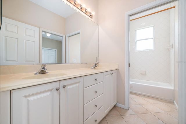 314 W LAKE VICTORIA CIRCLE, Deland, FL 32724