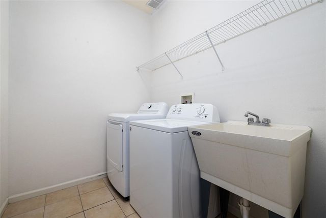 314 W LAKE VICTORIA CIRCLE, Deland, FL 32724
