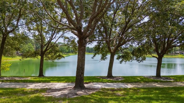 314 W LAKE VICTORIA CIRCLE, Deland, FL 32724