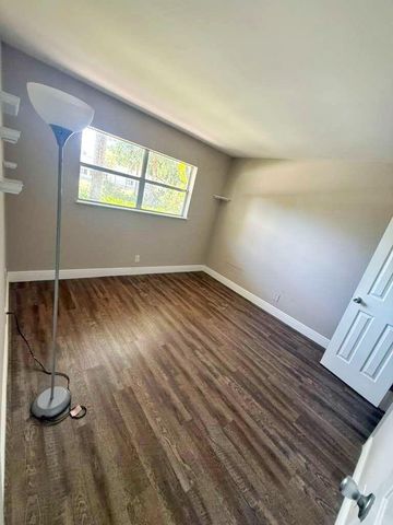 610 SE 2nd Avenue L4, Deerfield Beach, FL 33441