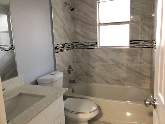 610 SE 2nd Avenue L4, Deerfield Beach, FL 33441