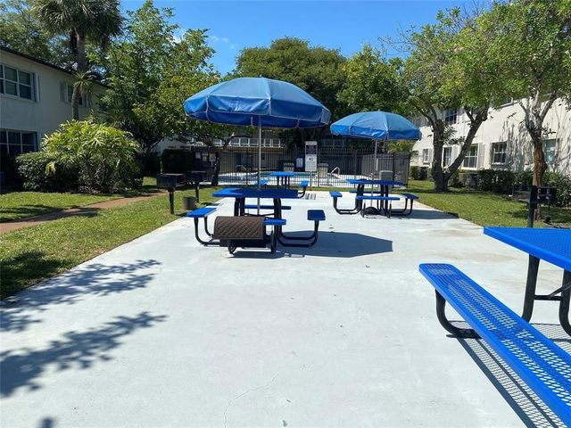 610 SE 2nd Avenue L4, Deerfield Beach, FL 33441