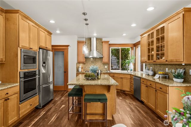 2415 NE Daphne, Issaquah, WA 98029