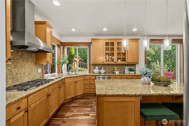 2415 NE Daphne, Issaquah, WA 98029