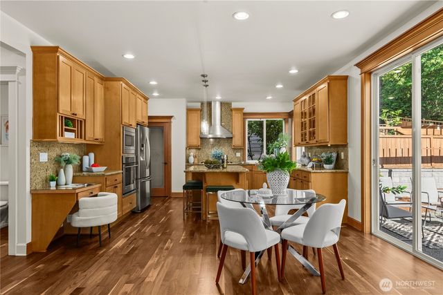 2415 NE Daphne, Issaquah, WA 98029
