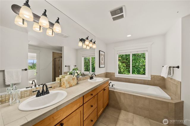 2415 NE Daphne, Issaquah, WA 98029