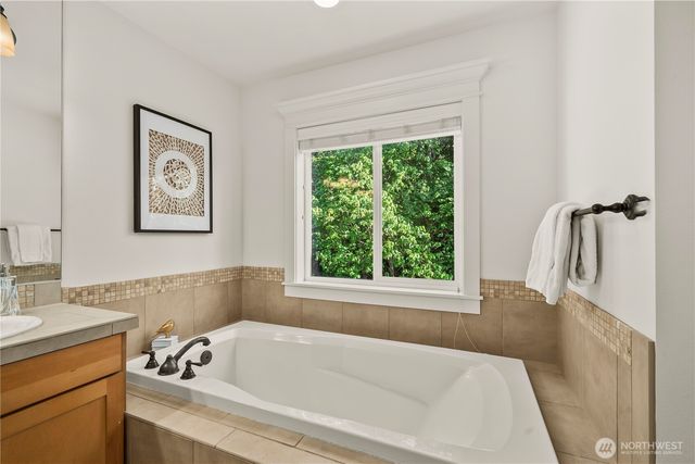 2415 NE Daphne, Issaquah, WA 98029