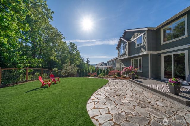 2415 NE Daphne, Issaquah, WA 98029